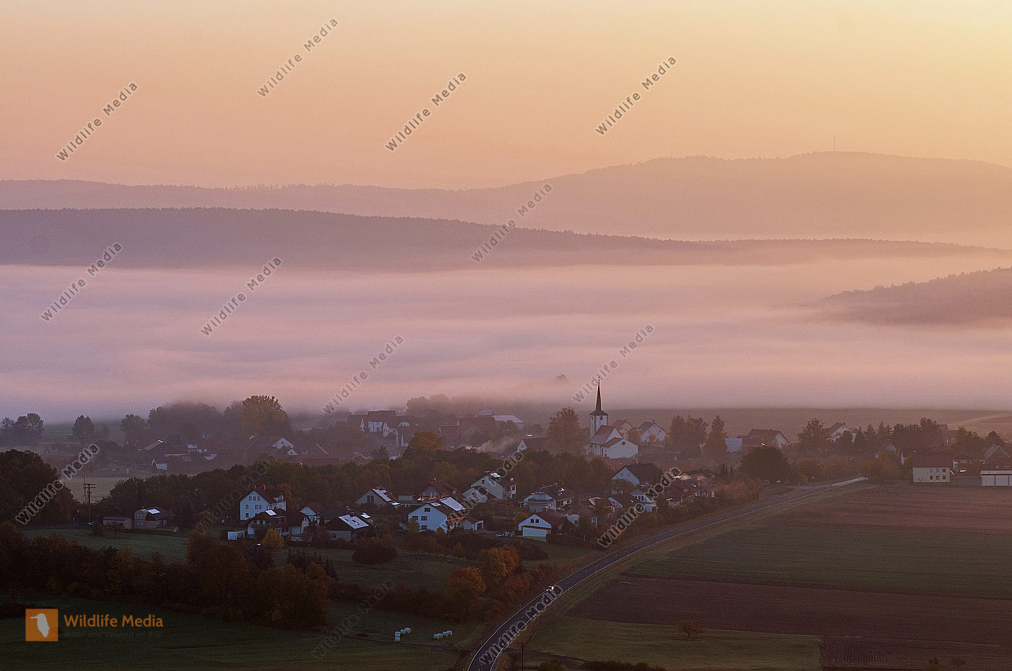 Blick auf Oberelsbach/Rhön bei Sonnenaufgang